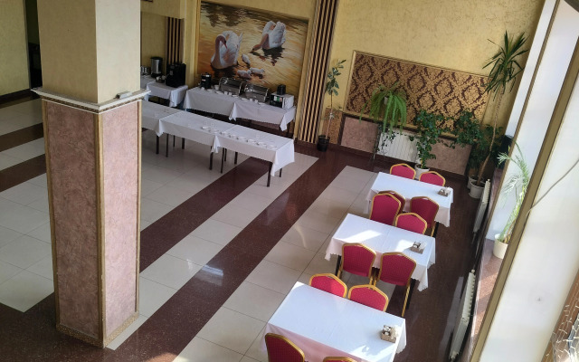 Отель Мона Лиза