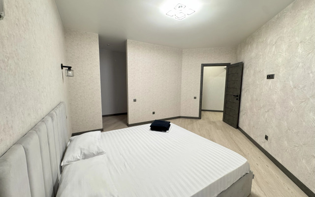 V Tsentre Goroda A2 Apart Flat