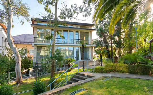 Частный дом Дом с бассейном