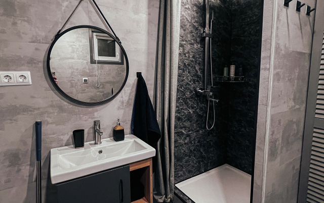 Частный дом  Belov House  с панорамным остеклением у леса