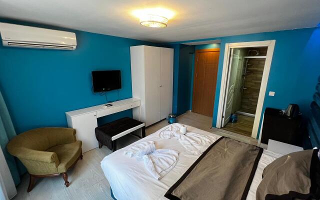 Отель Moon Blue