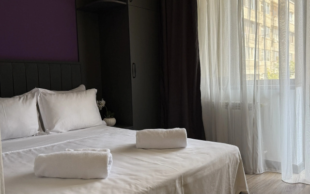 Apartamenty s 2 spal'nami i balkonom v centre goroda ot Sweet Home
