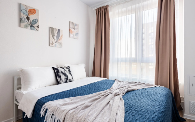 Uyutnaya evrodvushka s bol'shim divanom Flat