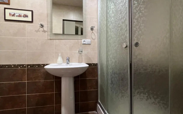 Trekhkomnatnaya Prostornaya na Severnom Prospekte, Hh556 Flat