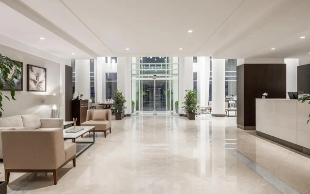 Landmark Suites Hotel