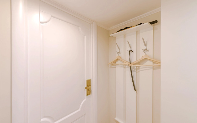 Квартира Двухкомнатная у Русского Музея в Доме Художников BookingSPB