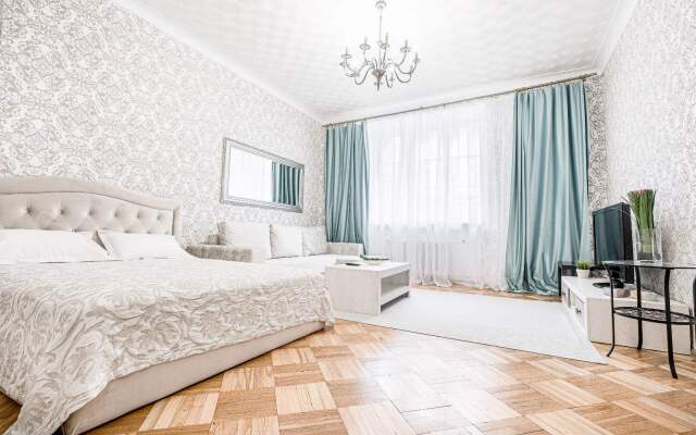 3-bedroom  on Karl Marx Street 21 Center Apartments