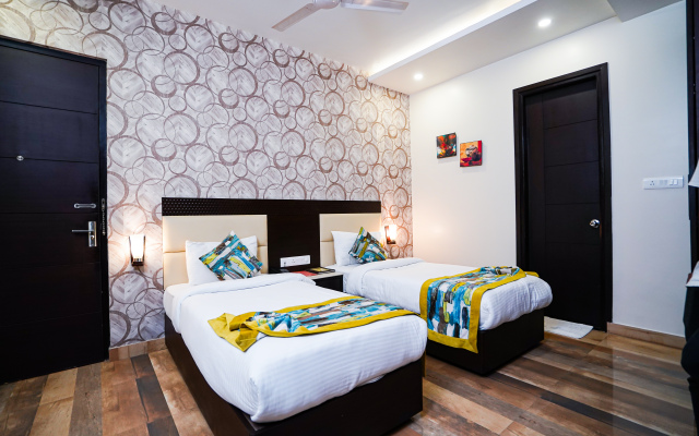 The Golden Apple Hotel