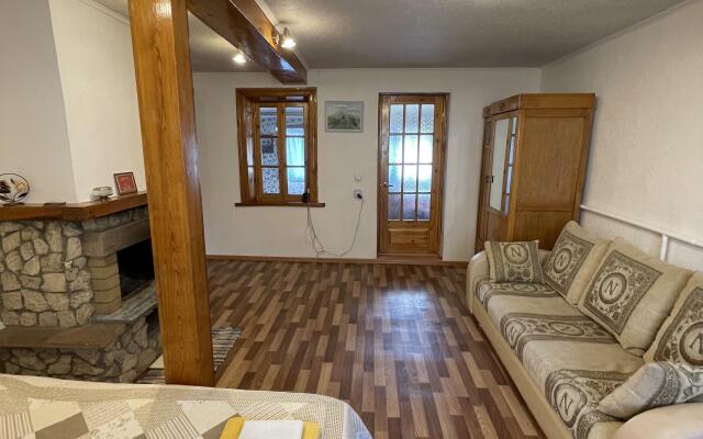 Buachidze Domik S Kaminom Apartments