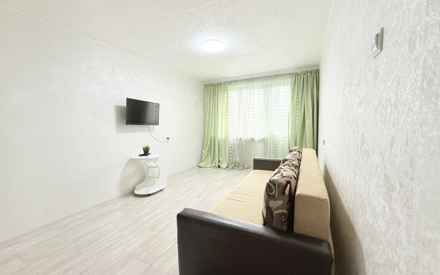 Flat Poyuschie Fontany V Samom Tsentre