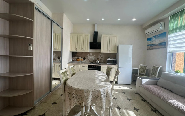 Sovremennaya Kvartira S Vidom Na More Flat 2