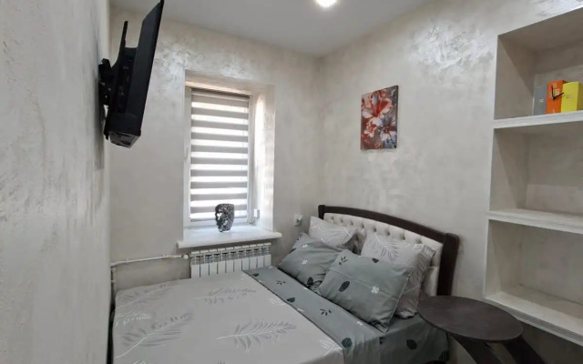 Na Sobornoy м Tsvetnike Flat