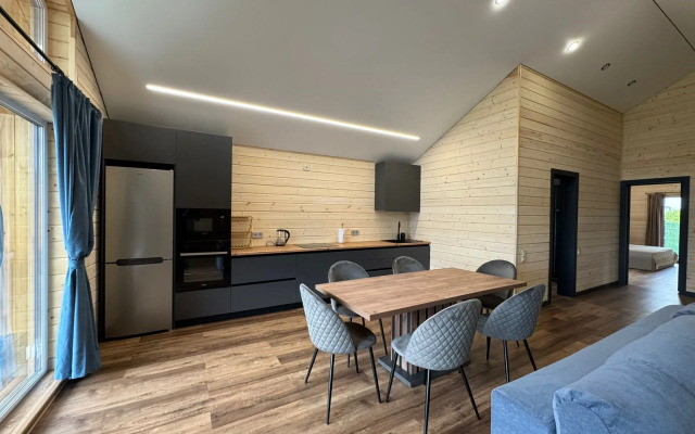 Barnkhaus Na_holme Rentplaza s Baney i Basseynom Private House