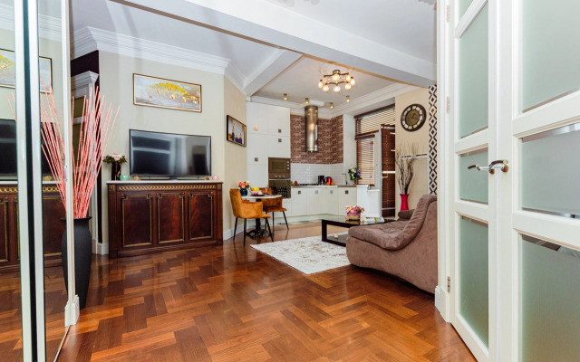 Квартира совpемeннaя тpеxкомнатная