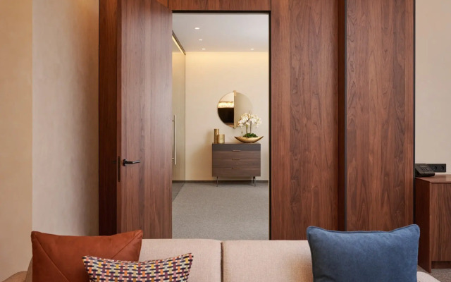 Aura City Hotel