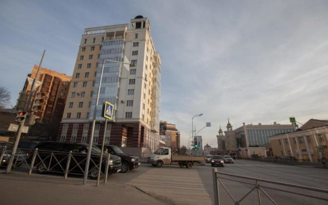 Апартаменты на улице Тихомирнова 1