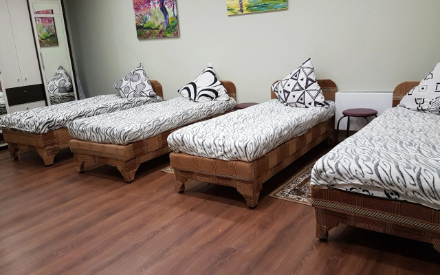 25 Let Oktyabrya Istra Posutochno Flat