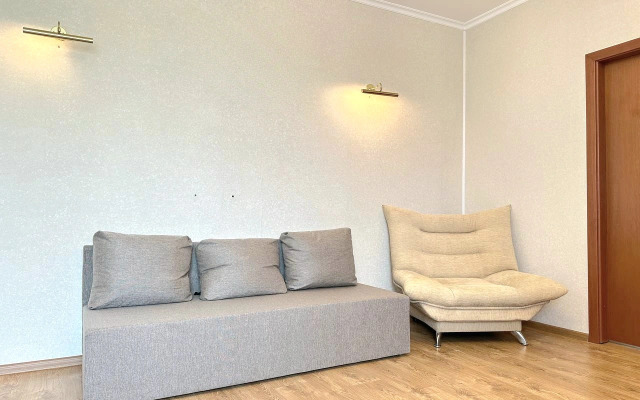 Chetyrekhkomnatnaya v Centre na Ostrovskogo Flat