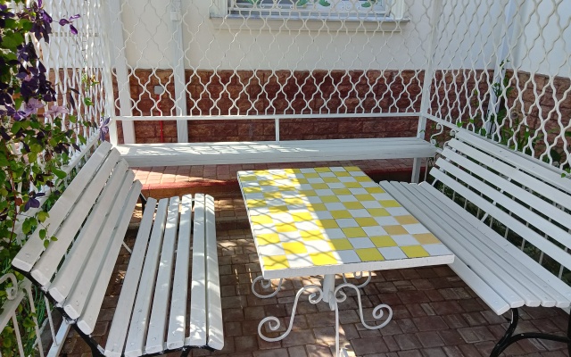 Orel-Izumrud Guest House