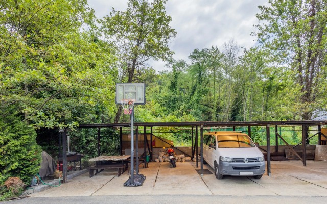 Yuzhny Park Guest House