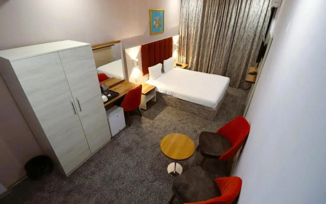 Amazon Hotel