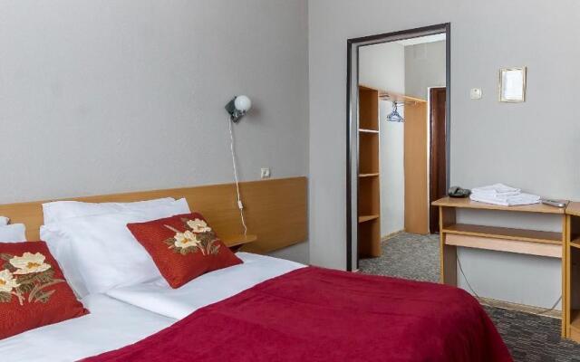 Kenigavto Hotel