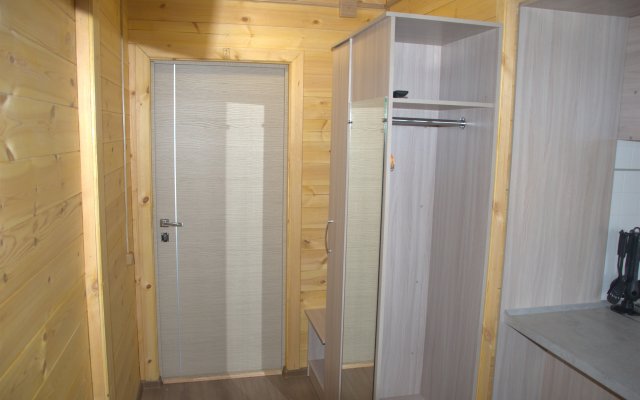 SEMEJNYiJ Guest House