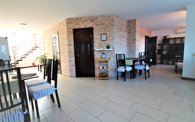 Azov Inn Guest House