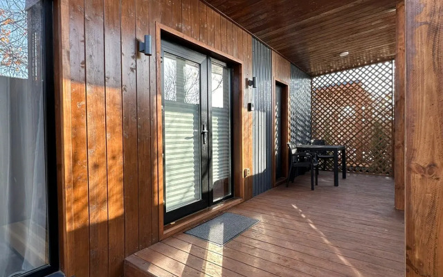 Частный дом новый с закрытой парковкой и мангальной зоной