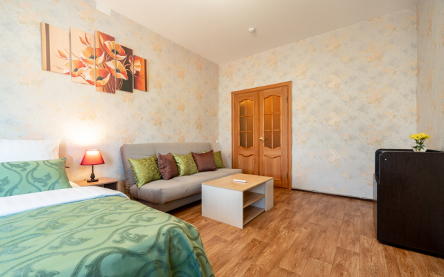 Pyat' Zvyozd Na Ryabinovom Bulvare 11 Apartments