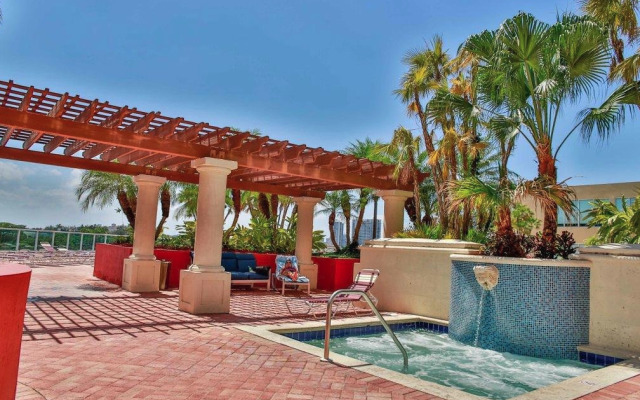 Intracoastal Yacht Club Apart-Hotel