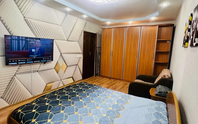 Ryzhiy Kot 4 Flat
