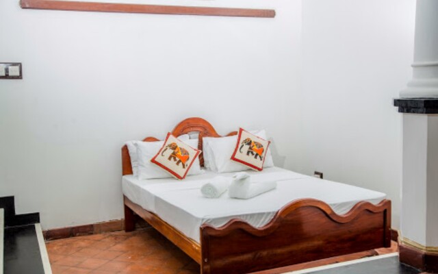 Blue Swan Inn Hotel