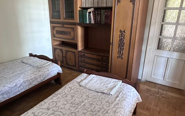 Aram Guest house