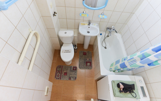 Ukhtasutki On Kosmonavtov