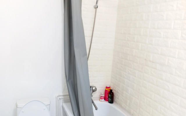 Квартира новая уютная студия на Берегу Иртыша