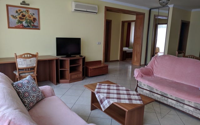 Club Unicum 5 Apartments