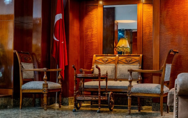 Peak Star Hotel