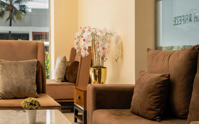 Corundum Breeze Negombo Hotel