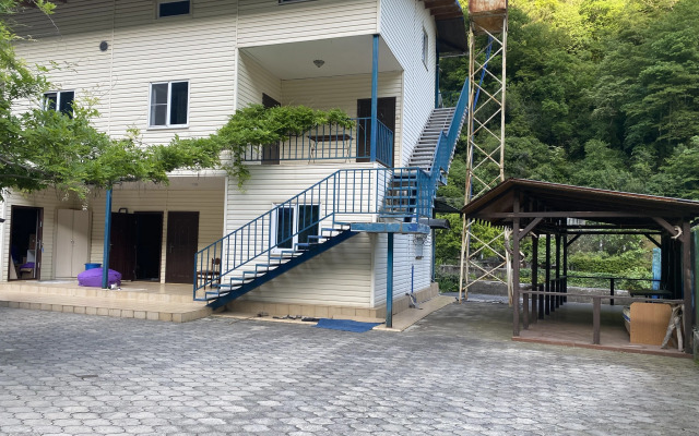 V Zhoekvarskom Uschelye Mini Hotel