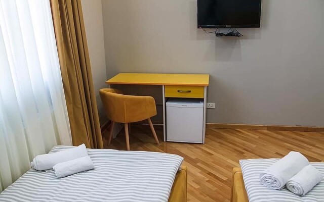 DanaEVA Hotel