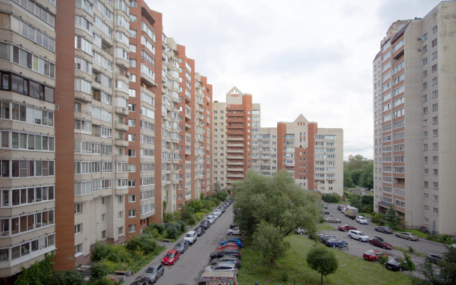 Studiya U Yablonevogo Sada Flat