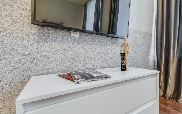 Prostornaya U Naberezhnoy Nevy Flat