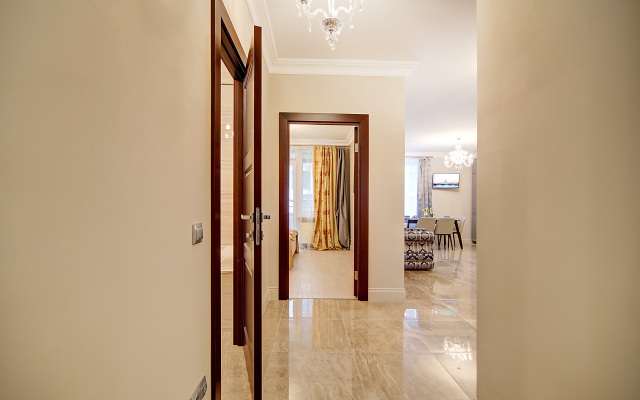 Апартаменты Capital на Кременчугкской 11