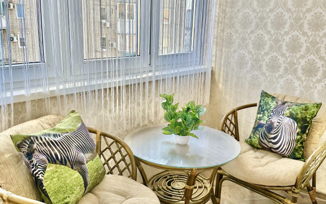 Apart Enerzhi Safari Flat