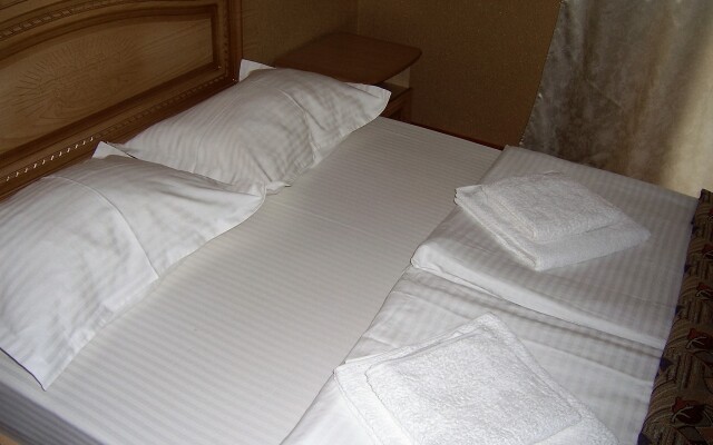 U Nikiticha Guesthouse