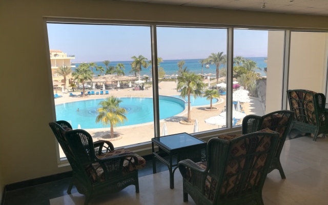 Отель La Playa Beach Resort Taba