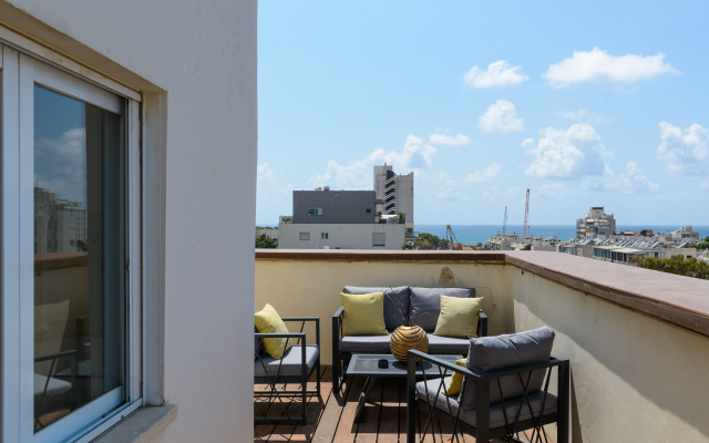 Penthouse With Panoramic View By Feelhome Apartments