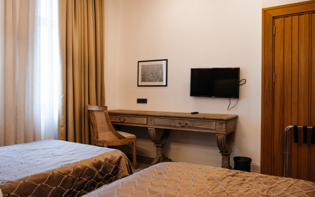 Shirvanshah Hotel