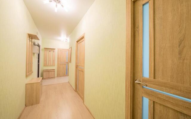 Na Kremenchugskoy 9k2 Apartments